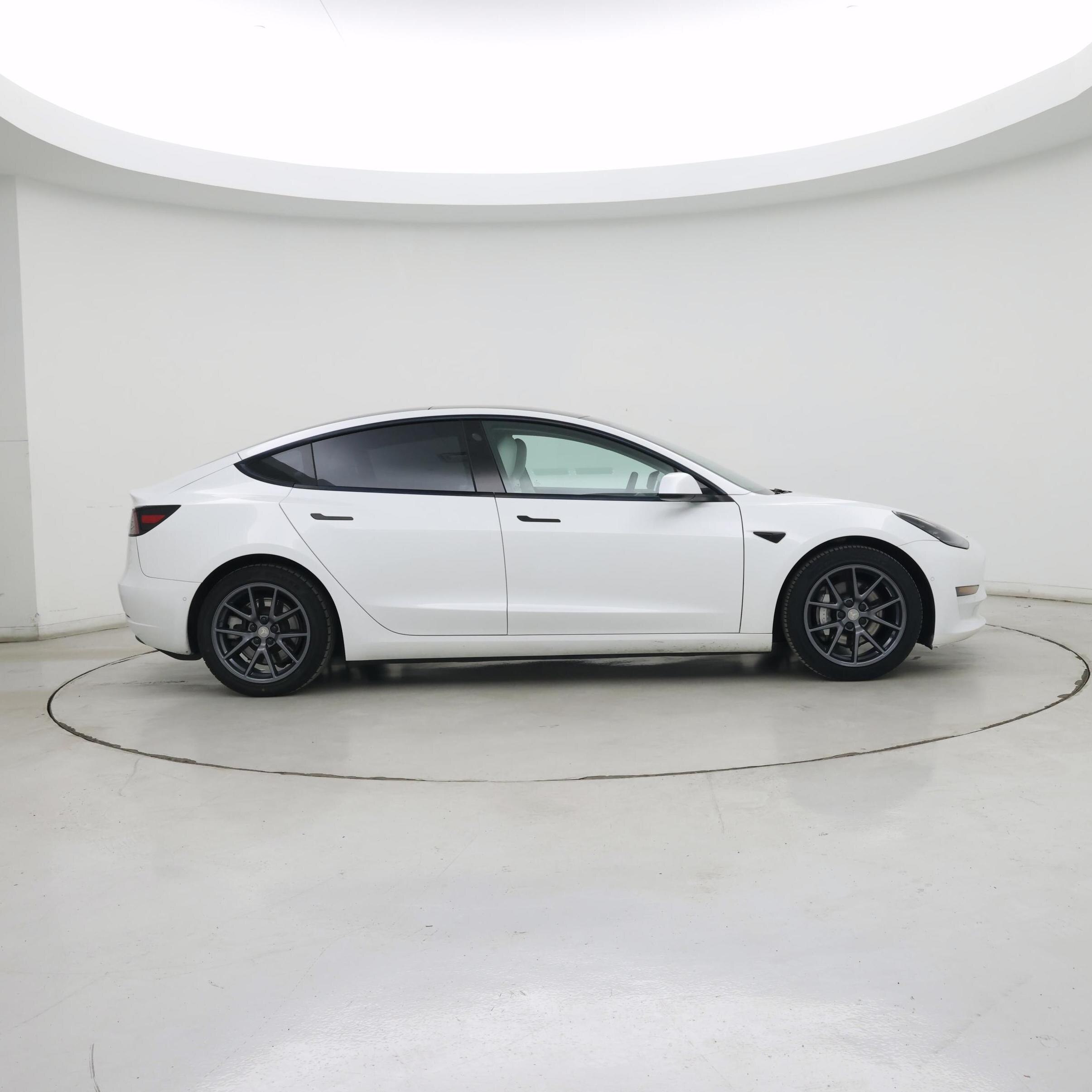 Thumbnail: 2021 Tesla Model 3 - 7