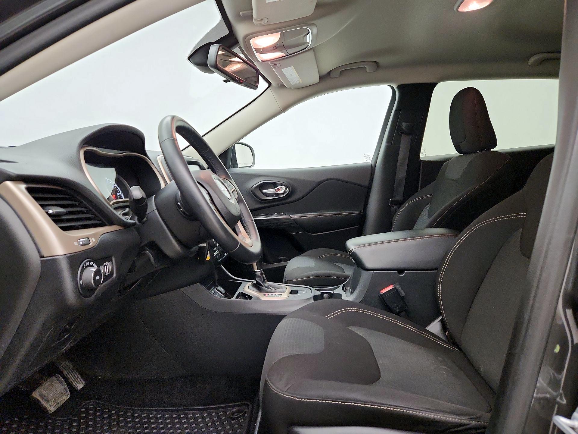 Thumbnail: 2015 Jeep Cherokee - 11