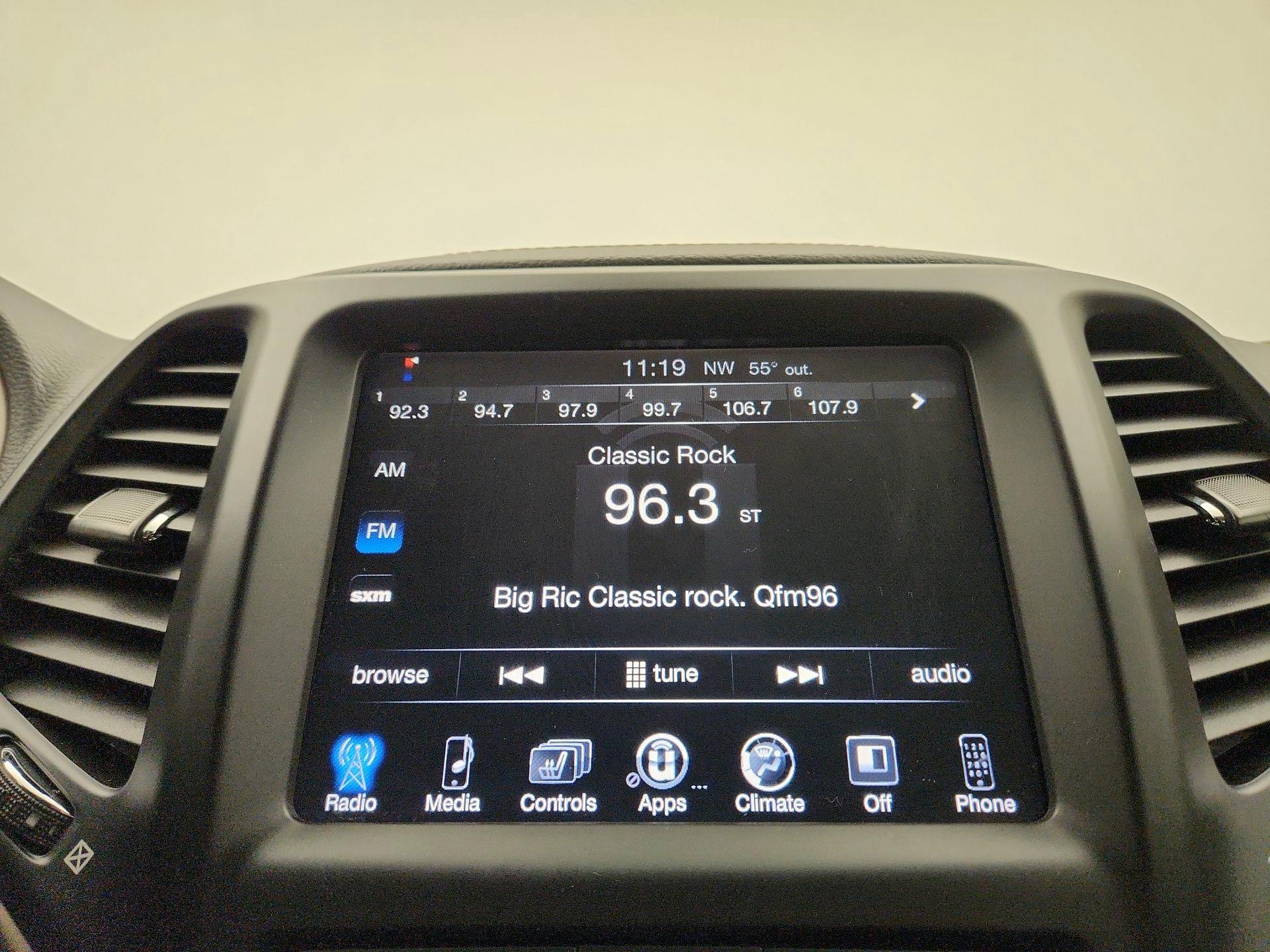 Thumbnail: 2015 Jeep Cherokee - 15