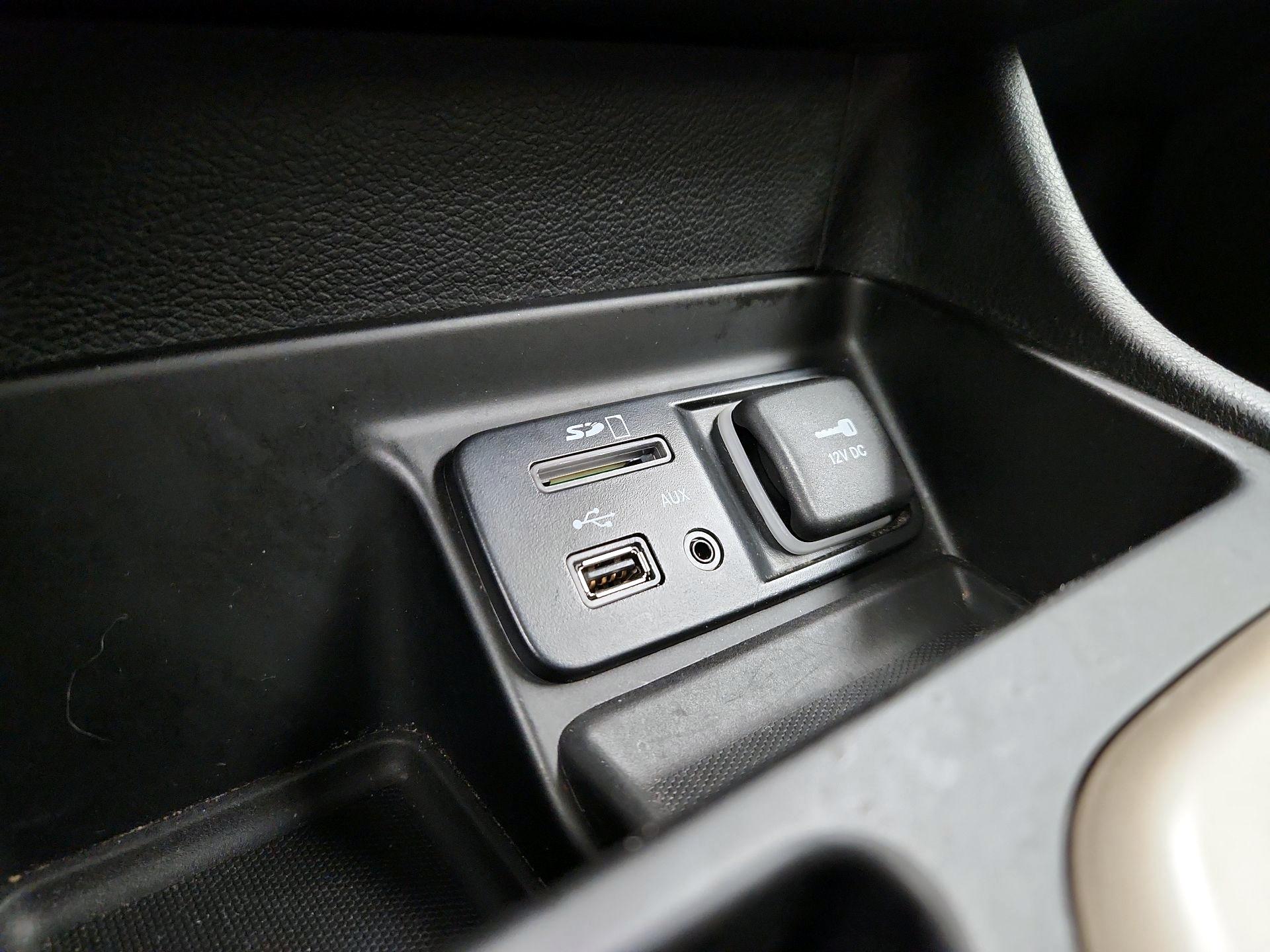 Thumbnail: 2015 Jeep Cherokee - 18