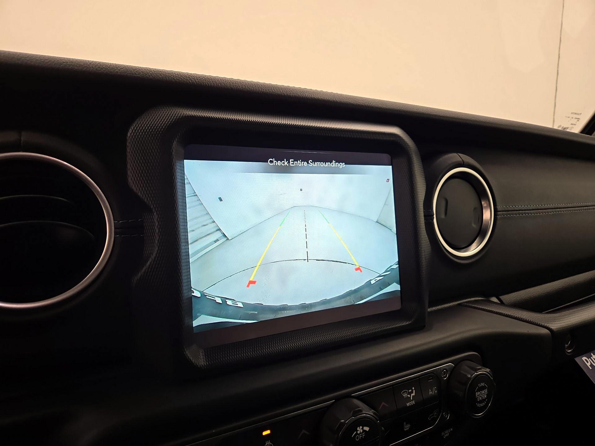 Thumbnail: 2022 Jeep Wrangler - 15