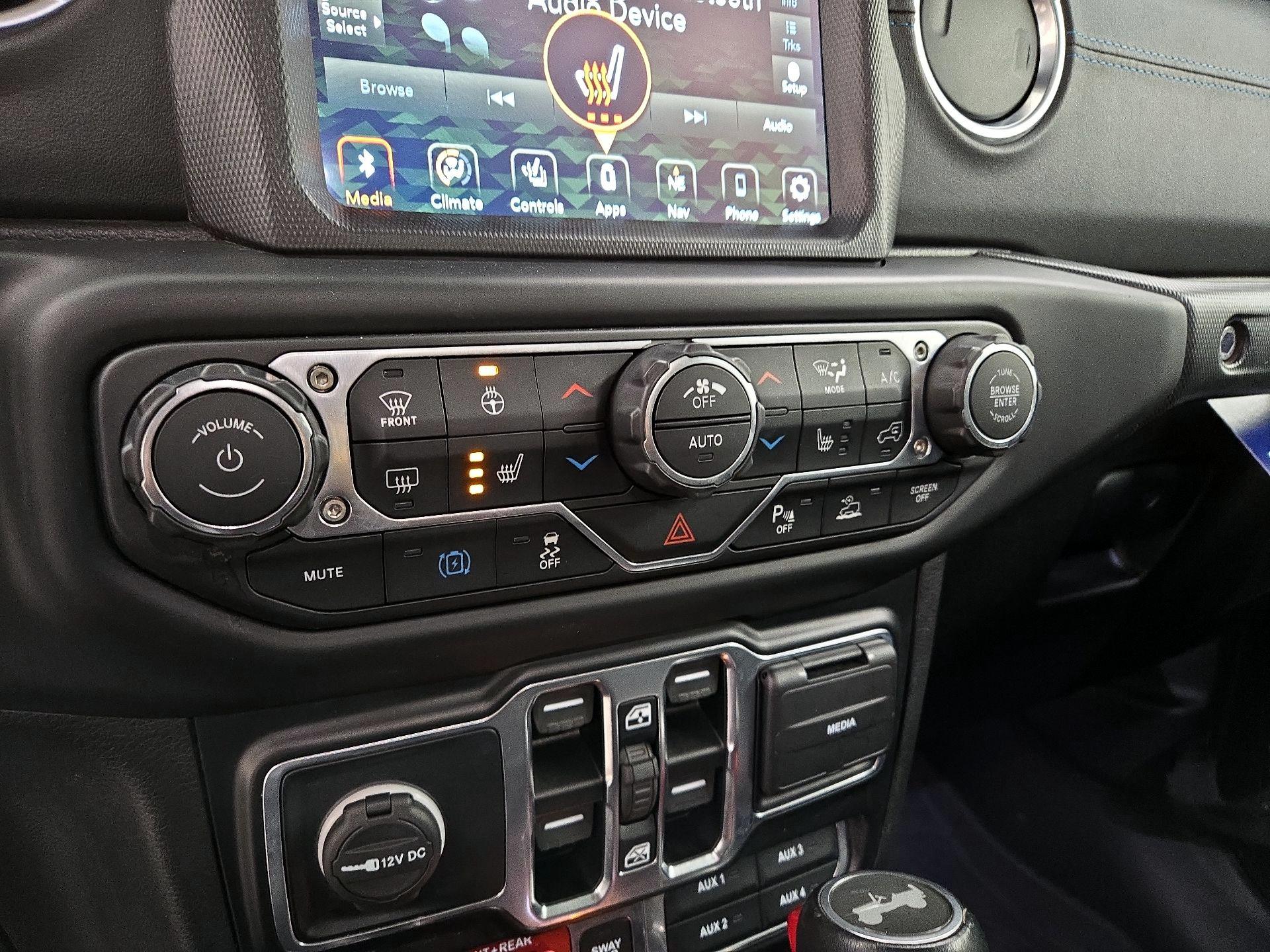 Thumbnail: 2022 Jeep Wrangler - 17