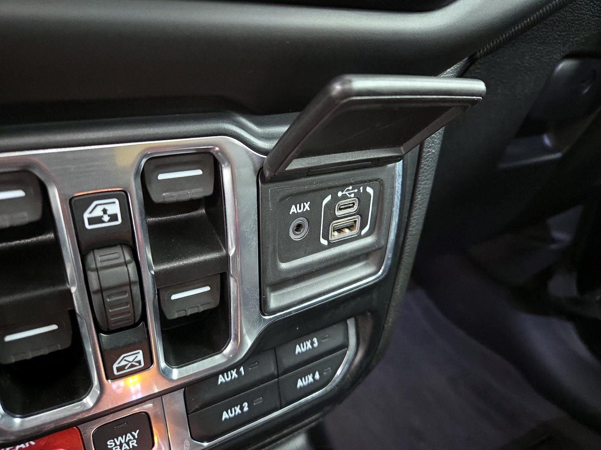 Thumbnail: 2022 Jeep Wrangler - 19