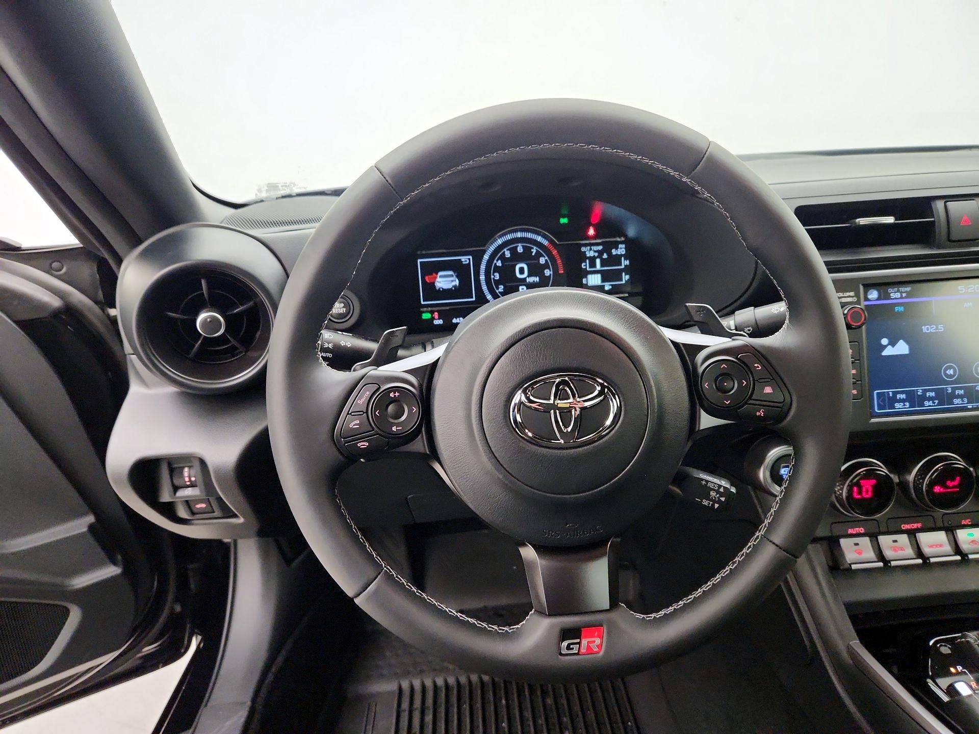 Thumbnail: 2025 Toyota GR86 - 10