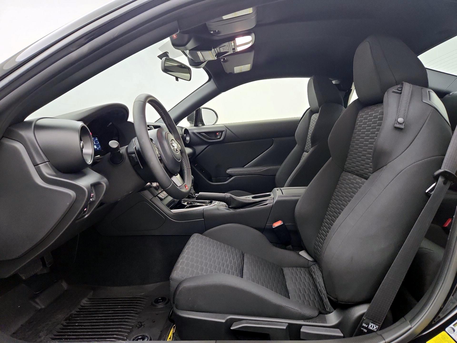 Thumbnail: 2025 Toyota GR86 - 11