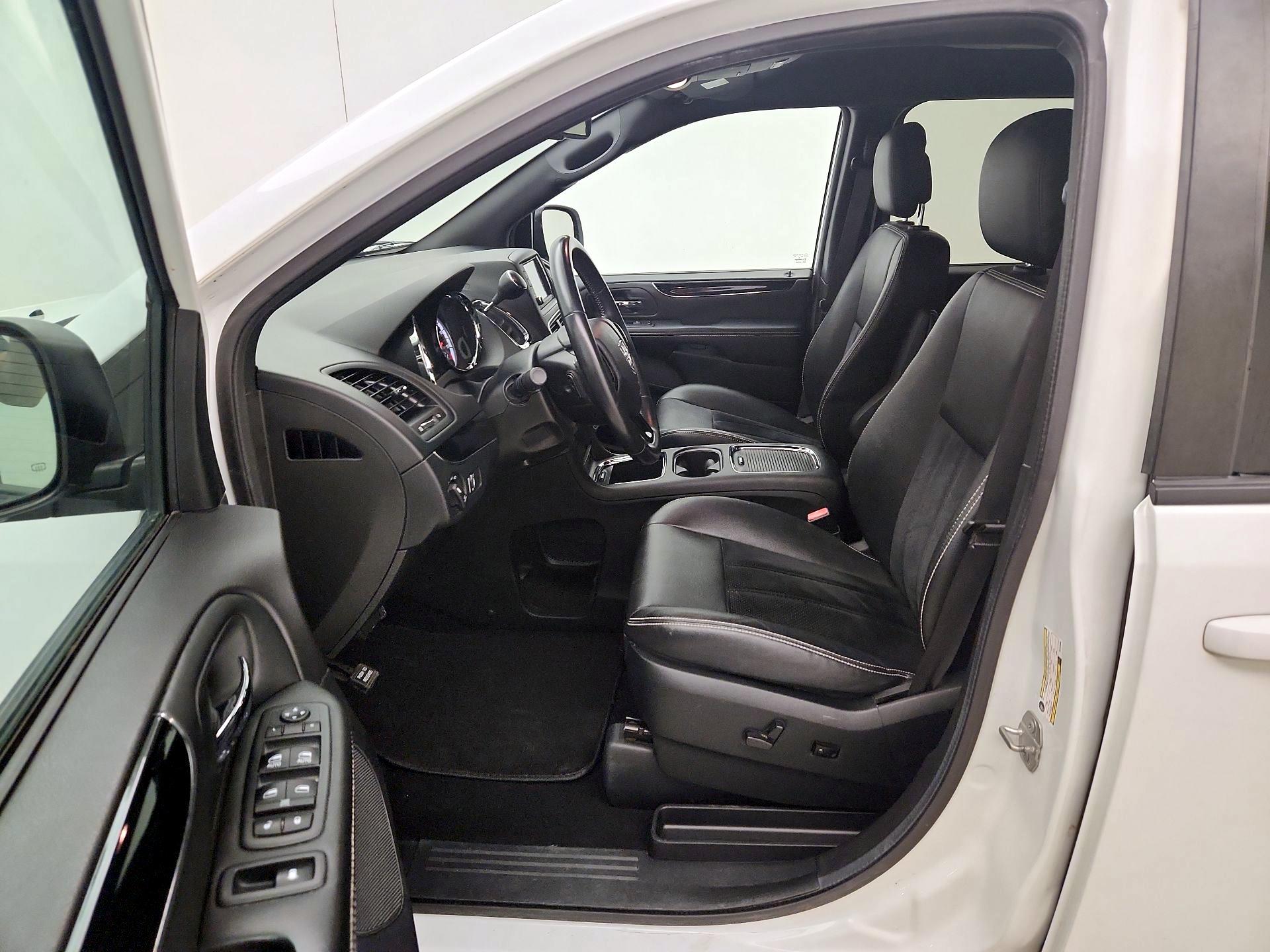 Thumbnail: 2018 Dodge Grand Caravan - 11