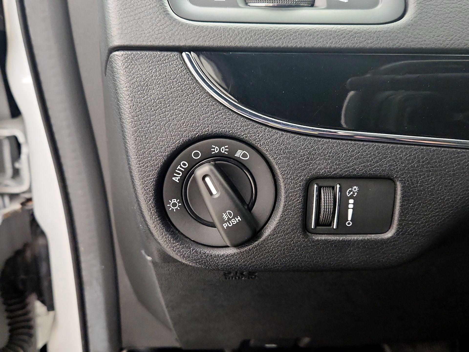 Thumbnail: 2018 Dodge Grand Caravan - 13