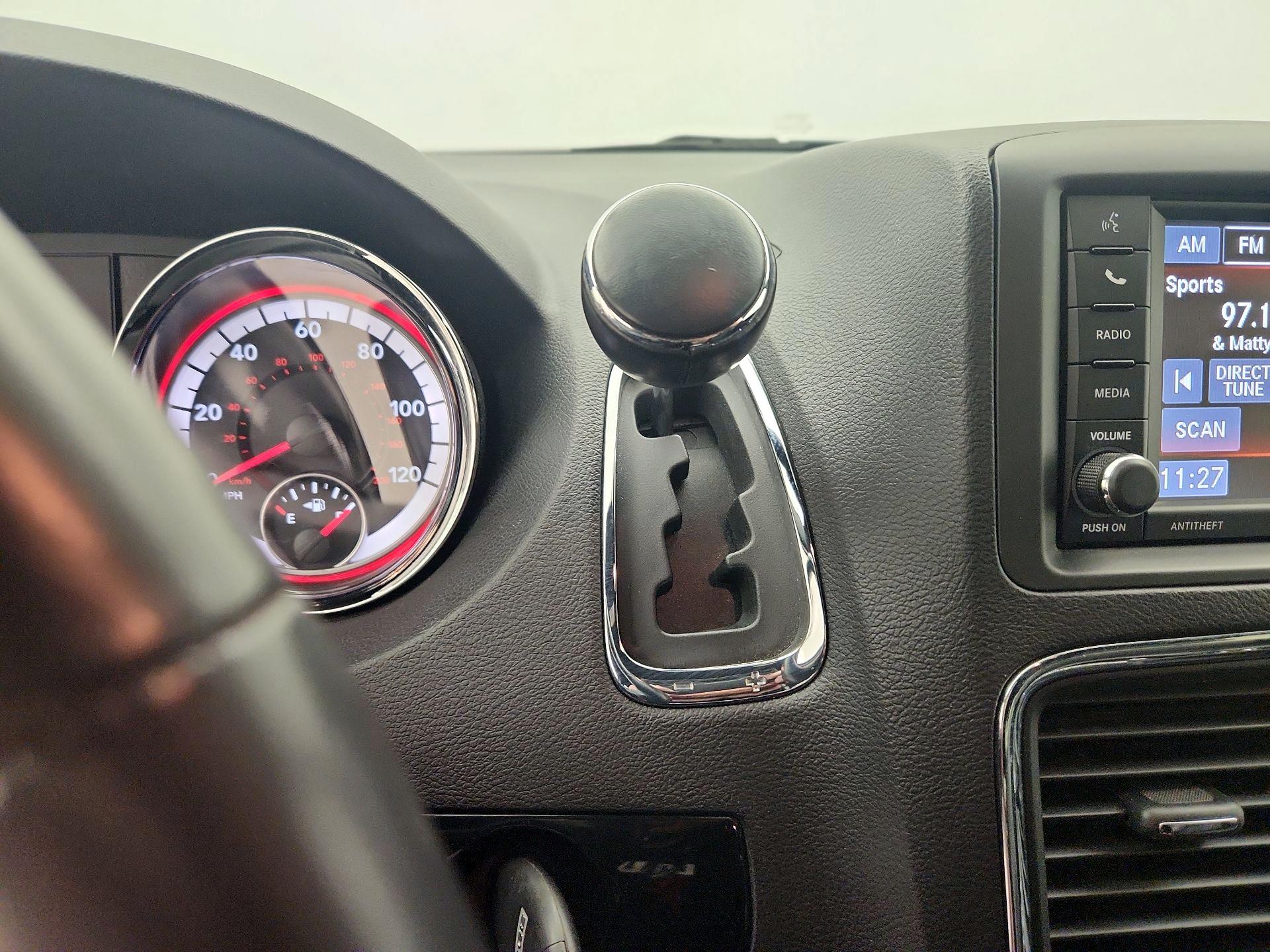 Thumbnail: 2018 Dodge Grand Caravan - 17