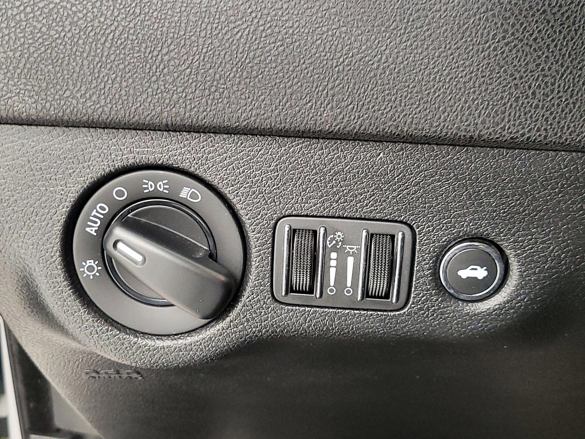 Thumbnail: 2022 Dodge Charger - 13