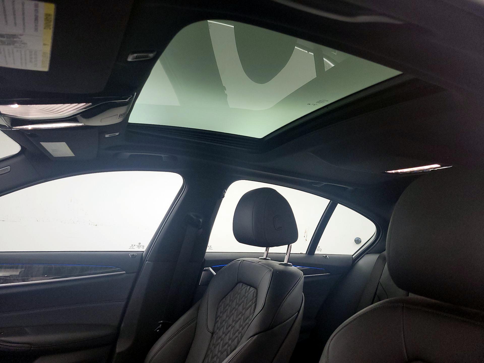 Thumbnail: 2023 BMW 5 Series - 20