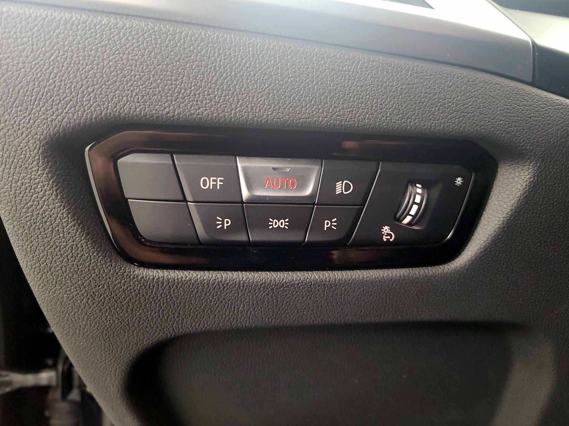 Thumbnail: 2025 BMW 3 Series - 13