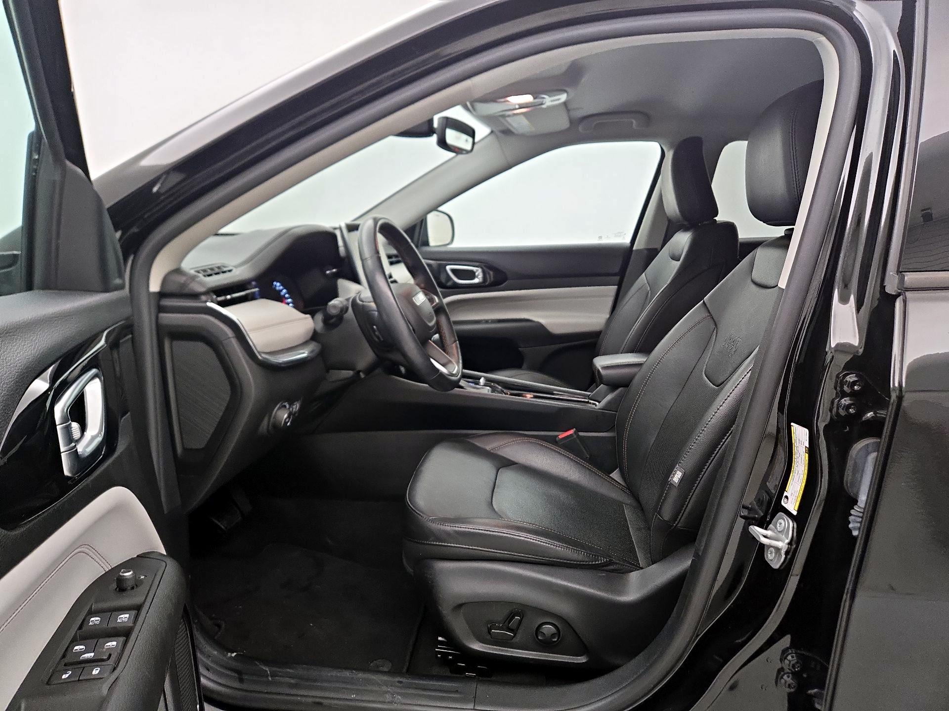 Thumbnail: 2022 Jeep Compass - 11