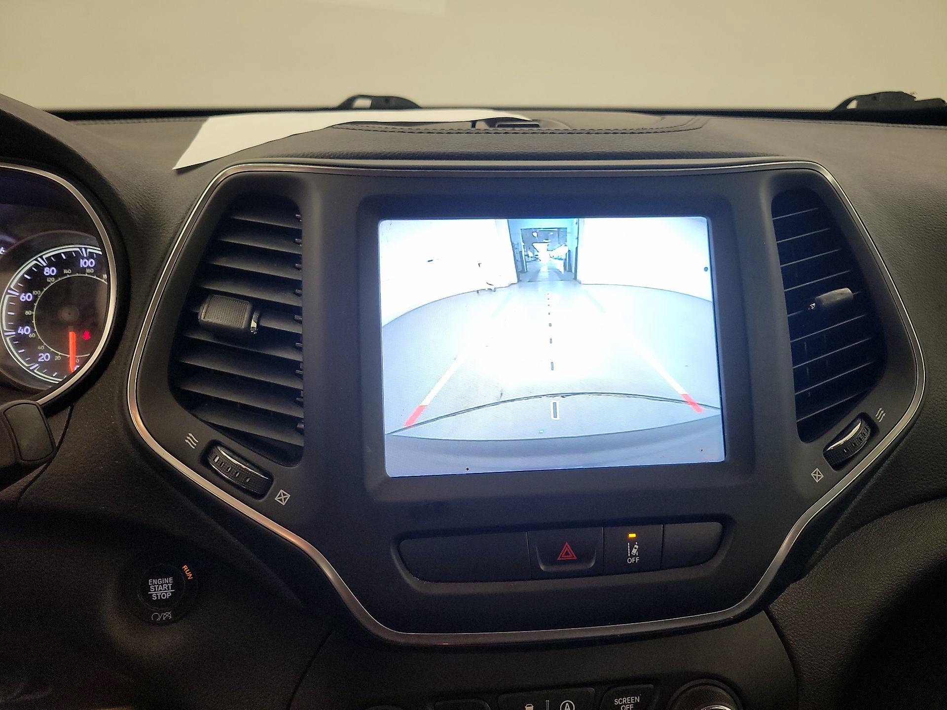 Thumbnail: 2022 Jeep Cherokee - 14