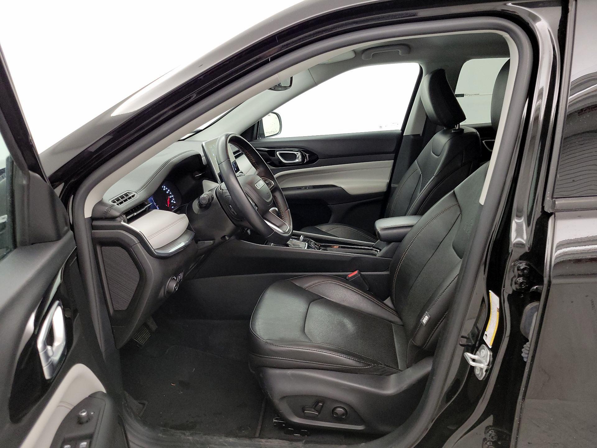 Thumbnail: 2022 Jeep Compass - 11