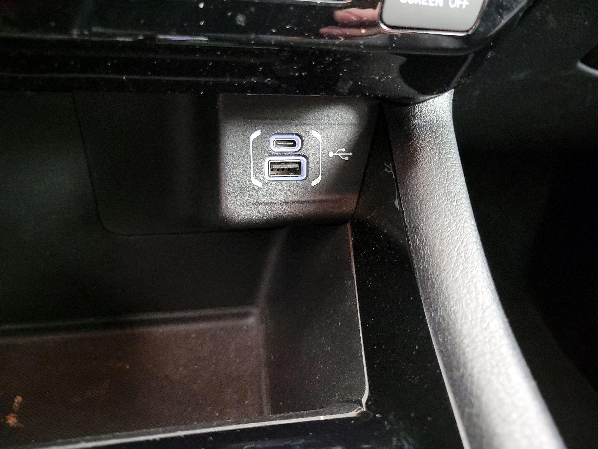 Thumbnail: 2022 Jeep Compass - 18