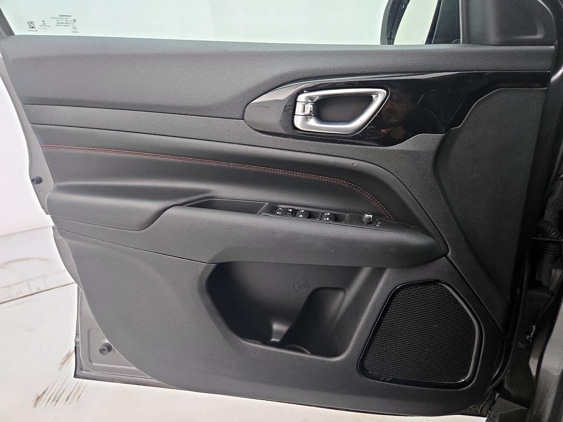 Thumbnail: 2022 Jeep Compass - 12