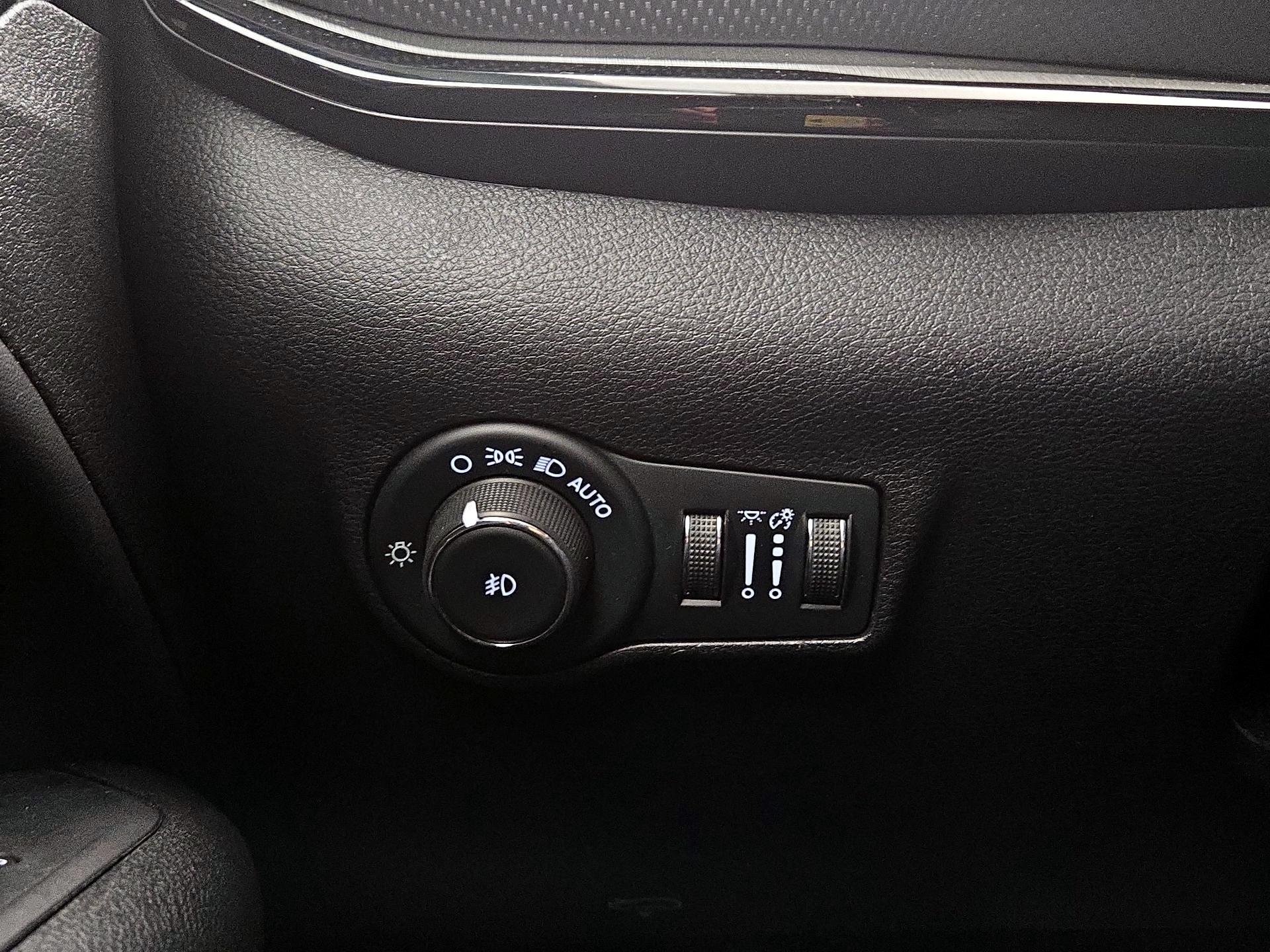 Thumbnail: 2022 Jeep Compass - 13