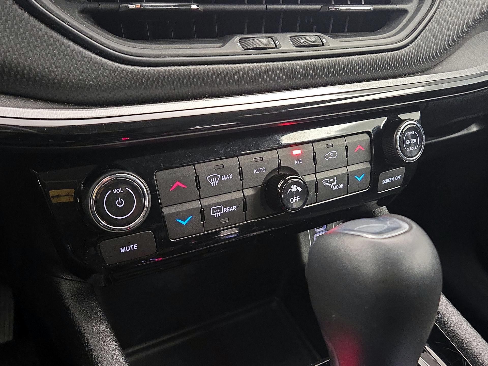 Thumbnail: 2022 Jeep Compass - 16