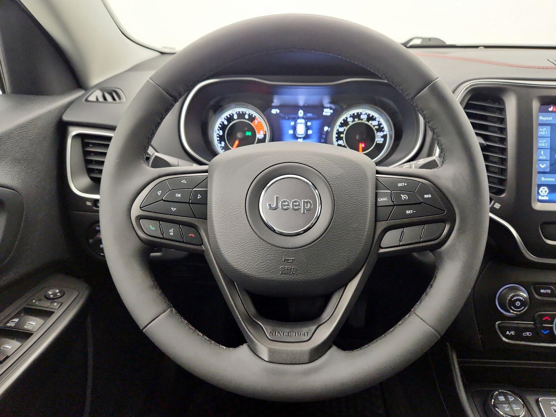 Thumbnail: 2022 Jeep Cherokee - 10