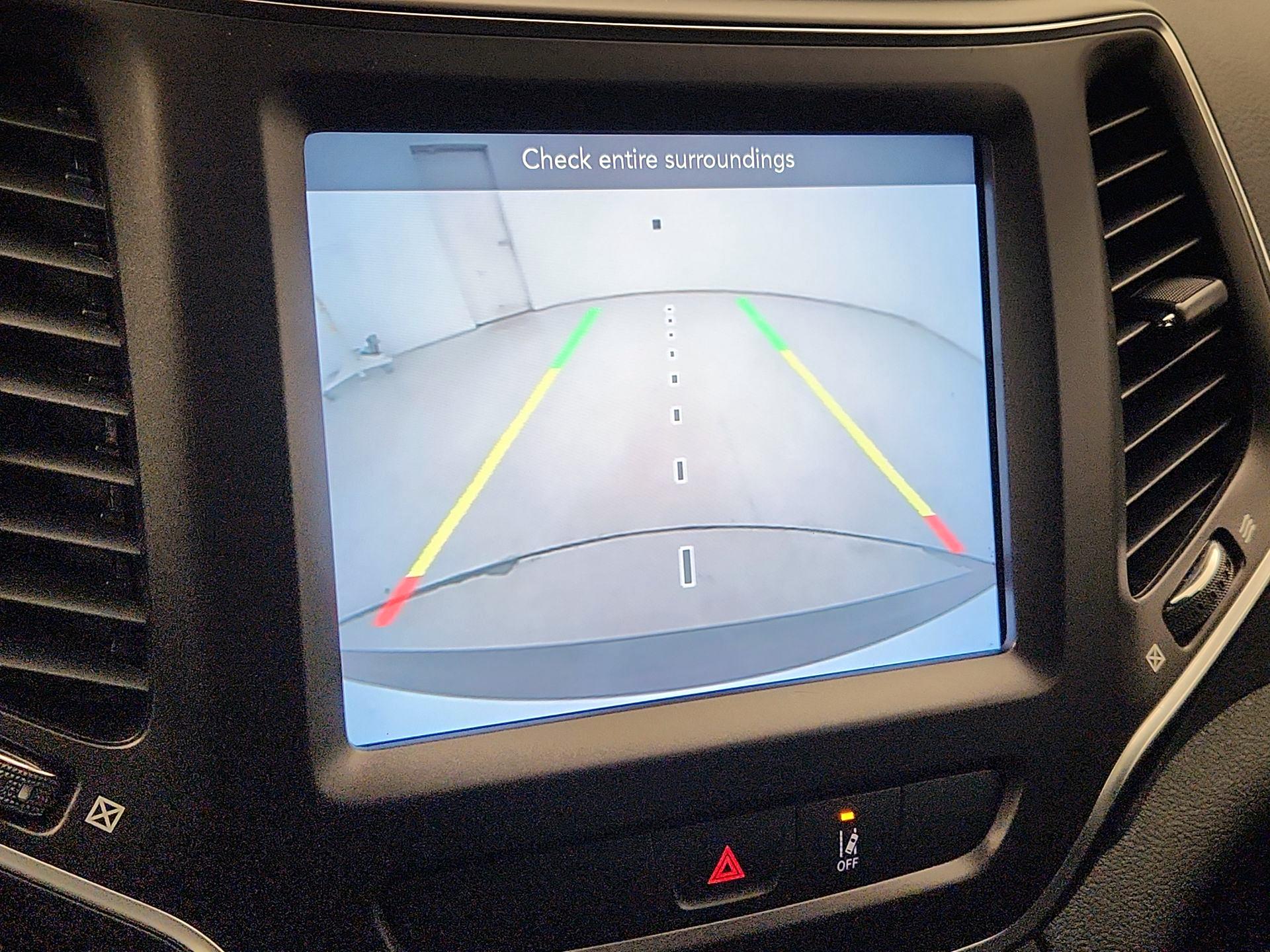 Thumbnail: 2022 Jeep Cherokee - 14