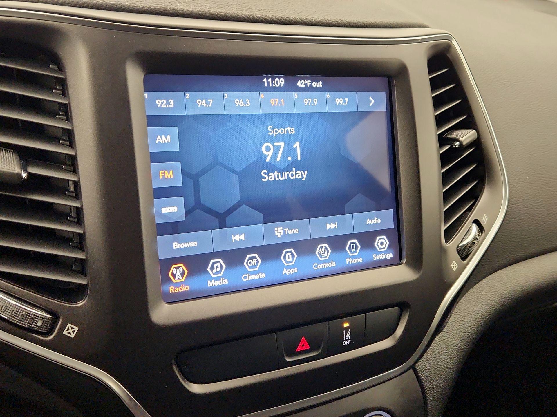 Thumbnail: 2022 Jeep Cherokee - 15