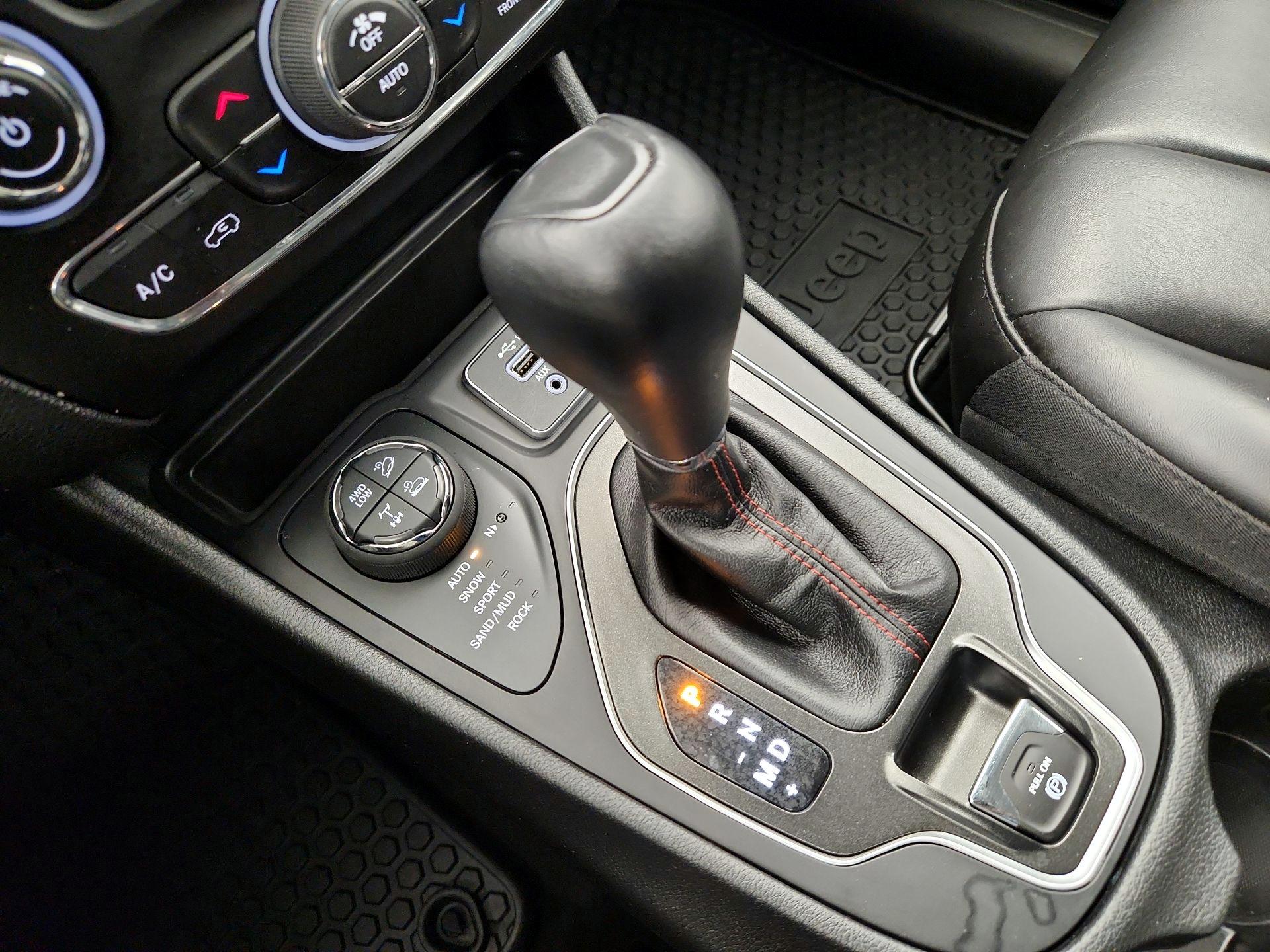 Thumbnail: 2022 Jeep Cherokee - 17