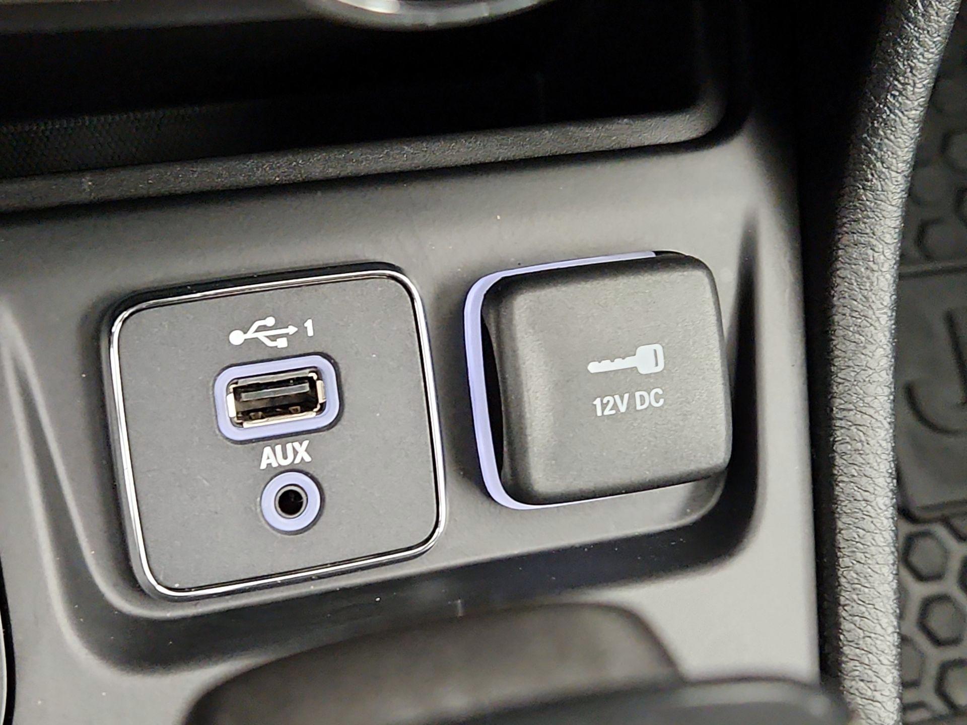 Thumbnail: 2022 Jeep Cherokee - 18