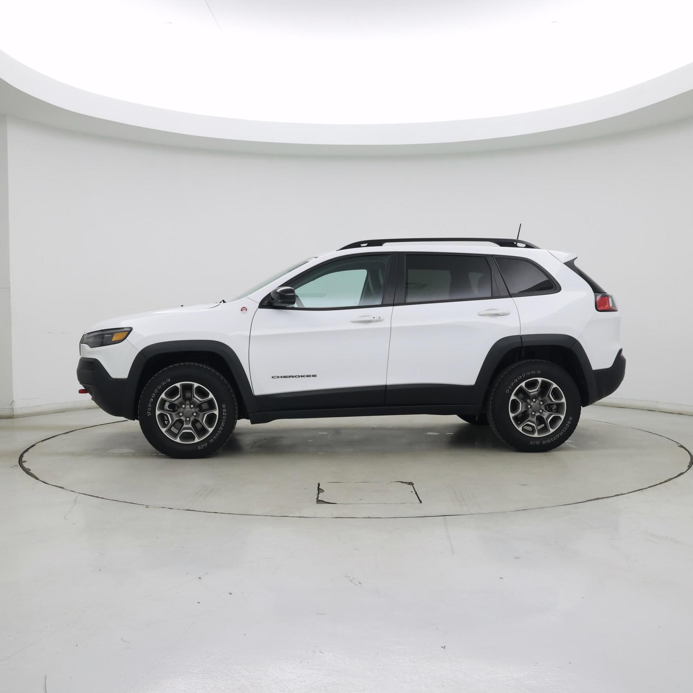 Thumbnail: 2022 Jeep Cherokee - 3
