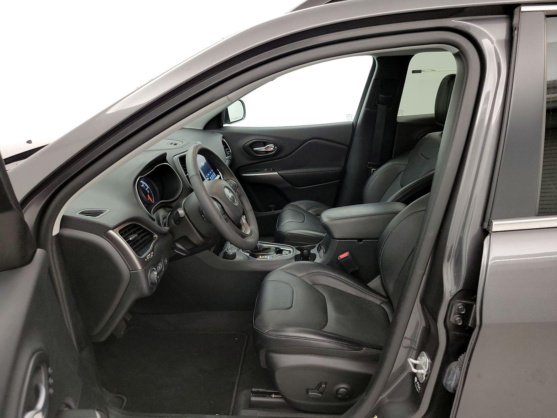 Thumbnail: 2022 Jeep Cherokee - 11