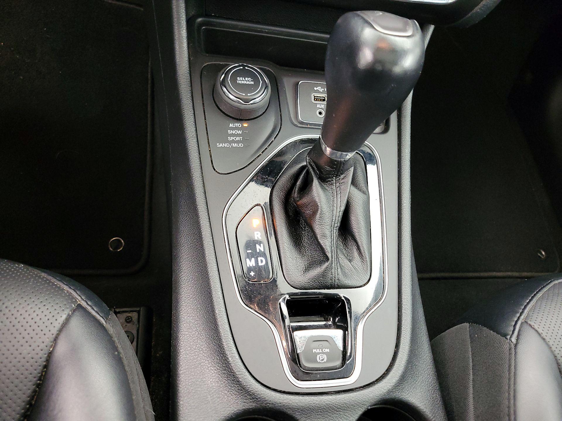 Thumbnail: 2022 Jeep Cherokee - 17