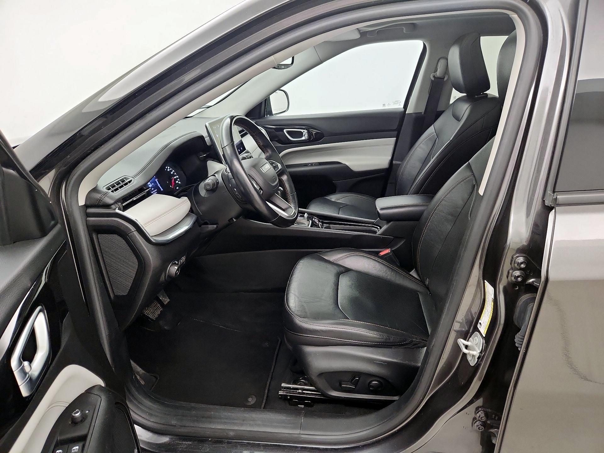 Thumbnail: 2022 Jeep Compass - 11