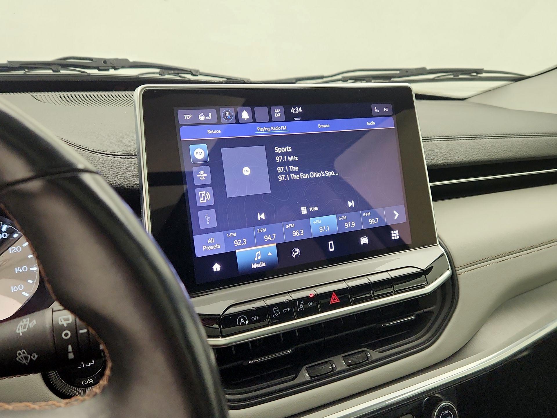 Thumbnail: 2022 Jeep Compass - 15