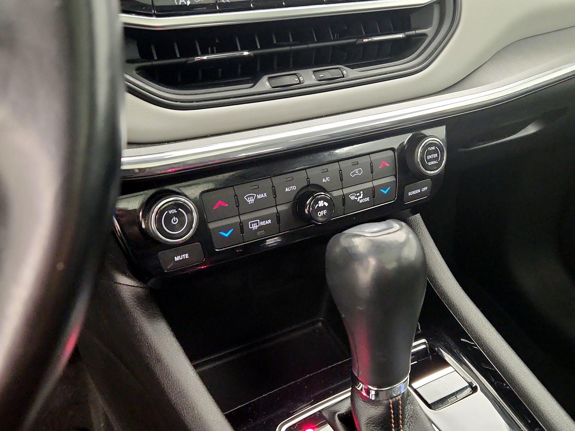 Thumbnail: 2022 Jeep Compass - 16