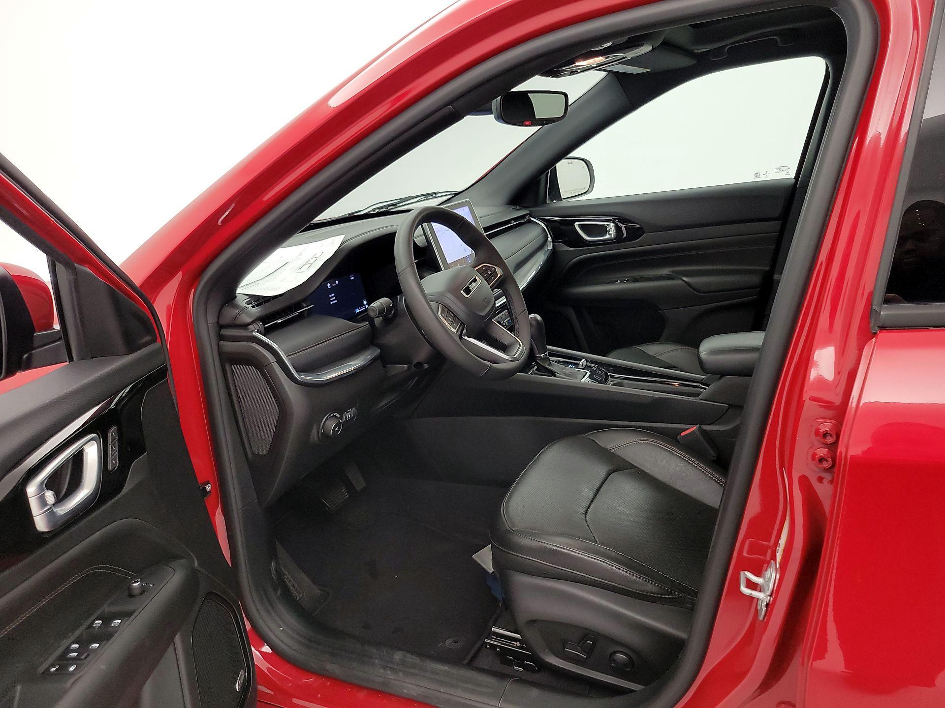 Thumbnail: 2023 Jeep Compass - 11