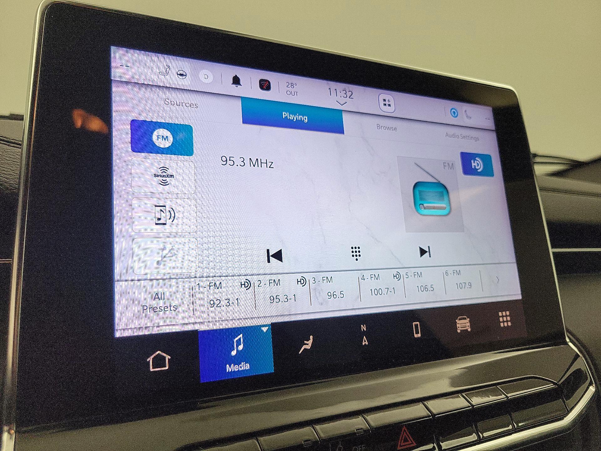 Thumbnail: 2023 Jeep Compass - 16