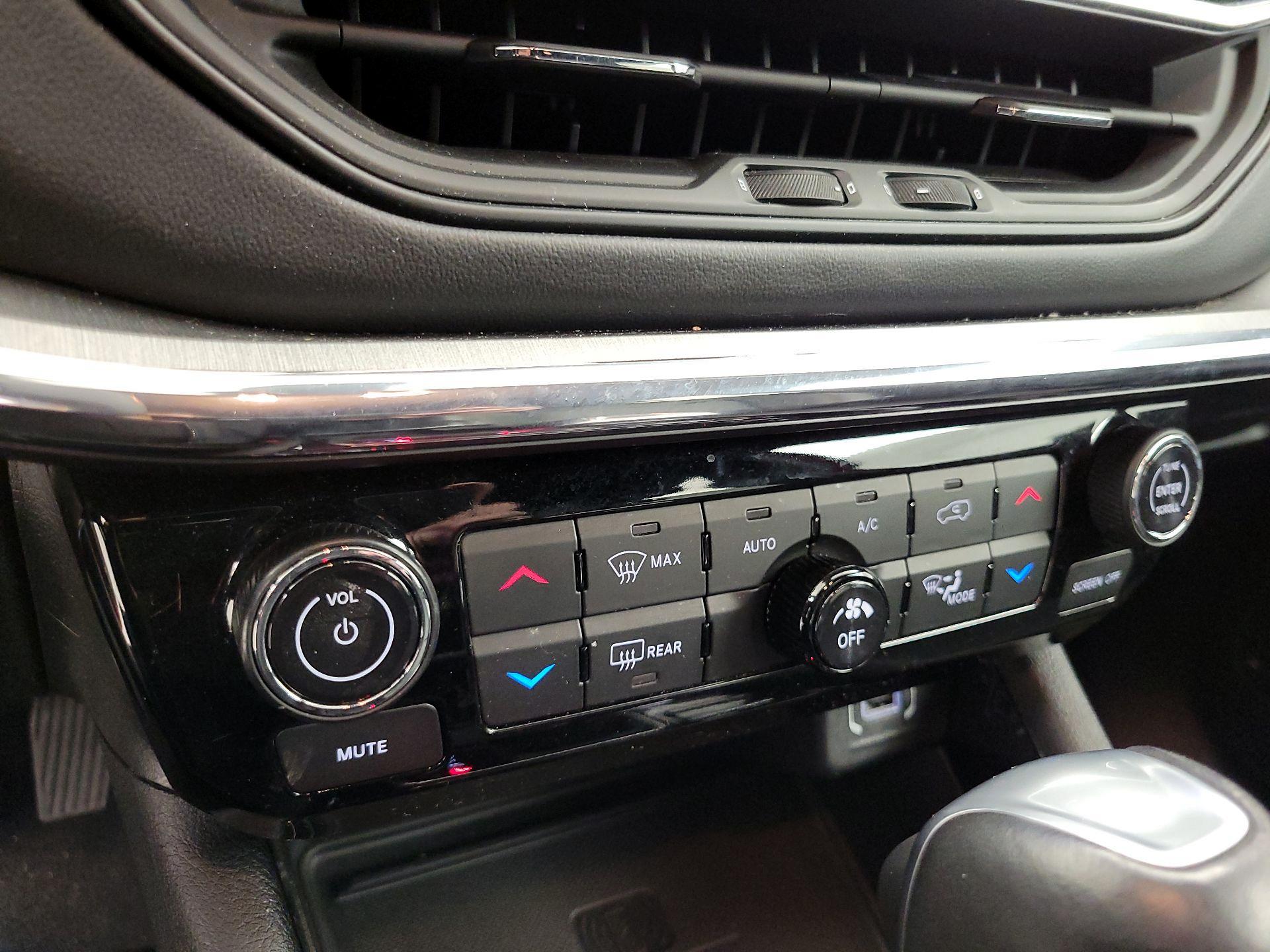 Thumbnail: 2023 Jeep Compass - 17