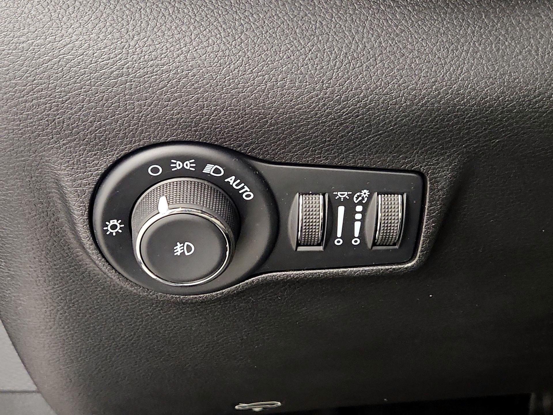 Thumbnail: 2022 Jeep Compass - 13