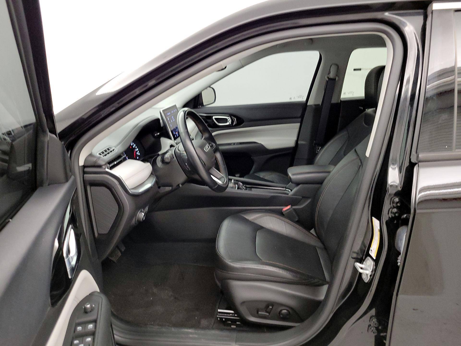 Thumbnail: 2022 Jeep Compass - 11