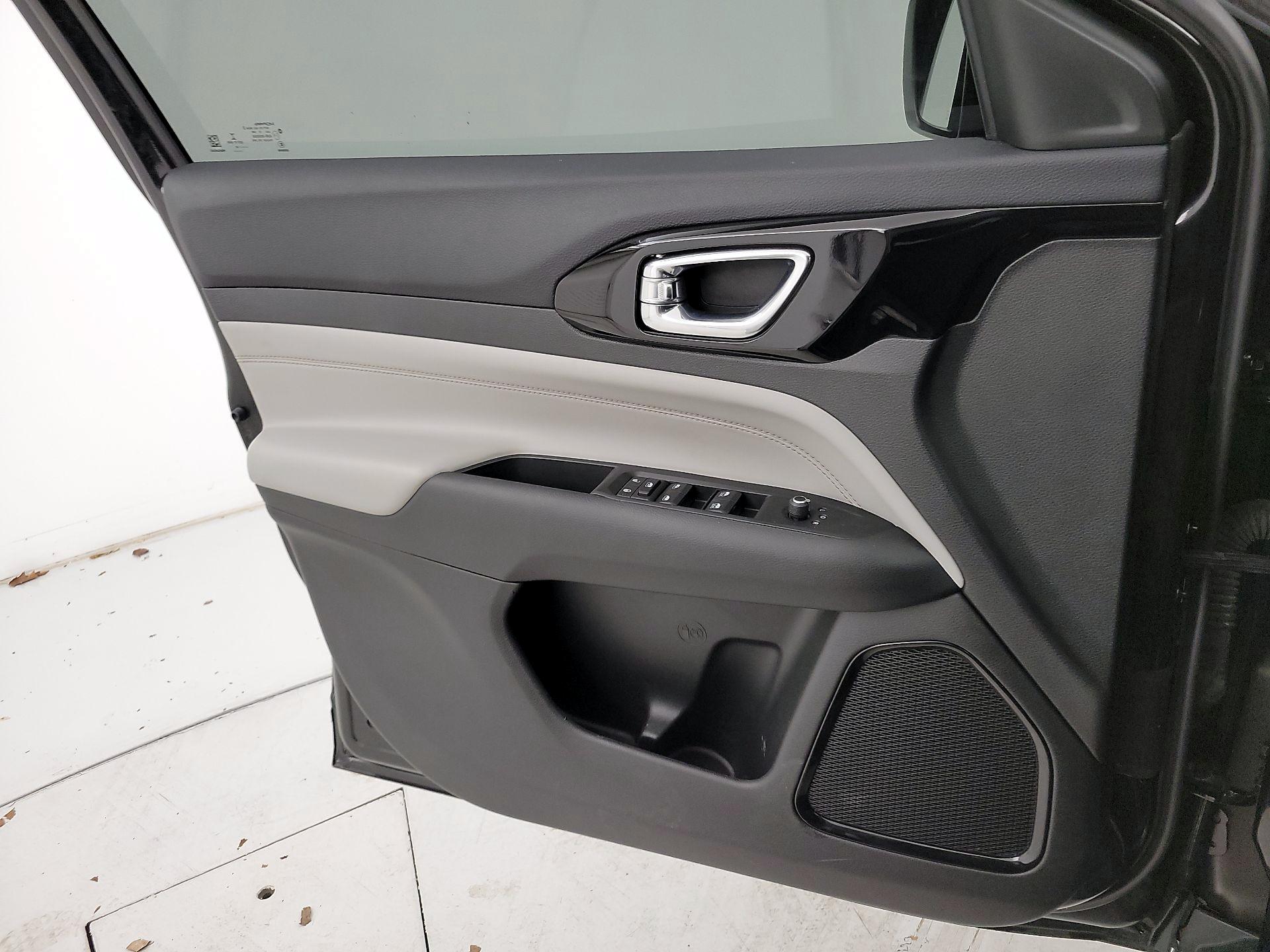 Thumbnail: 2022 Jeep Compass - 12