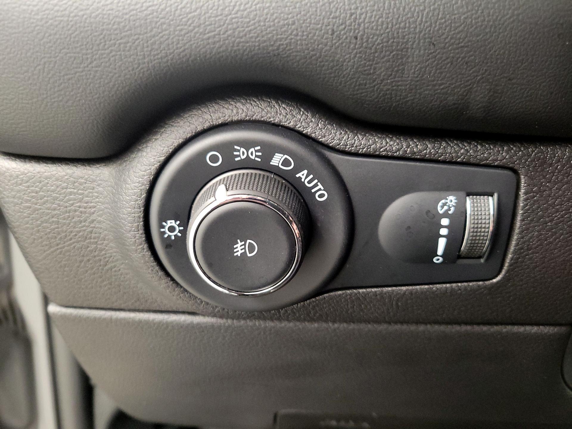 Thumbnail: 2022 Dodge Durango - 13