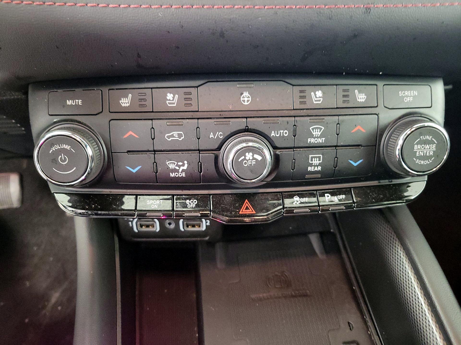 Thumbnail: 2022 Dodge Durango - 17