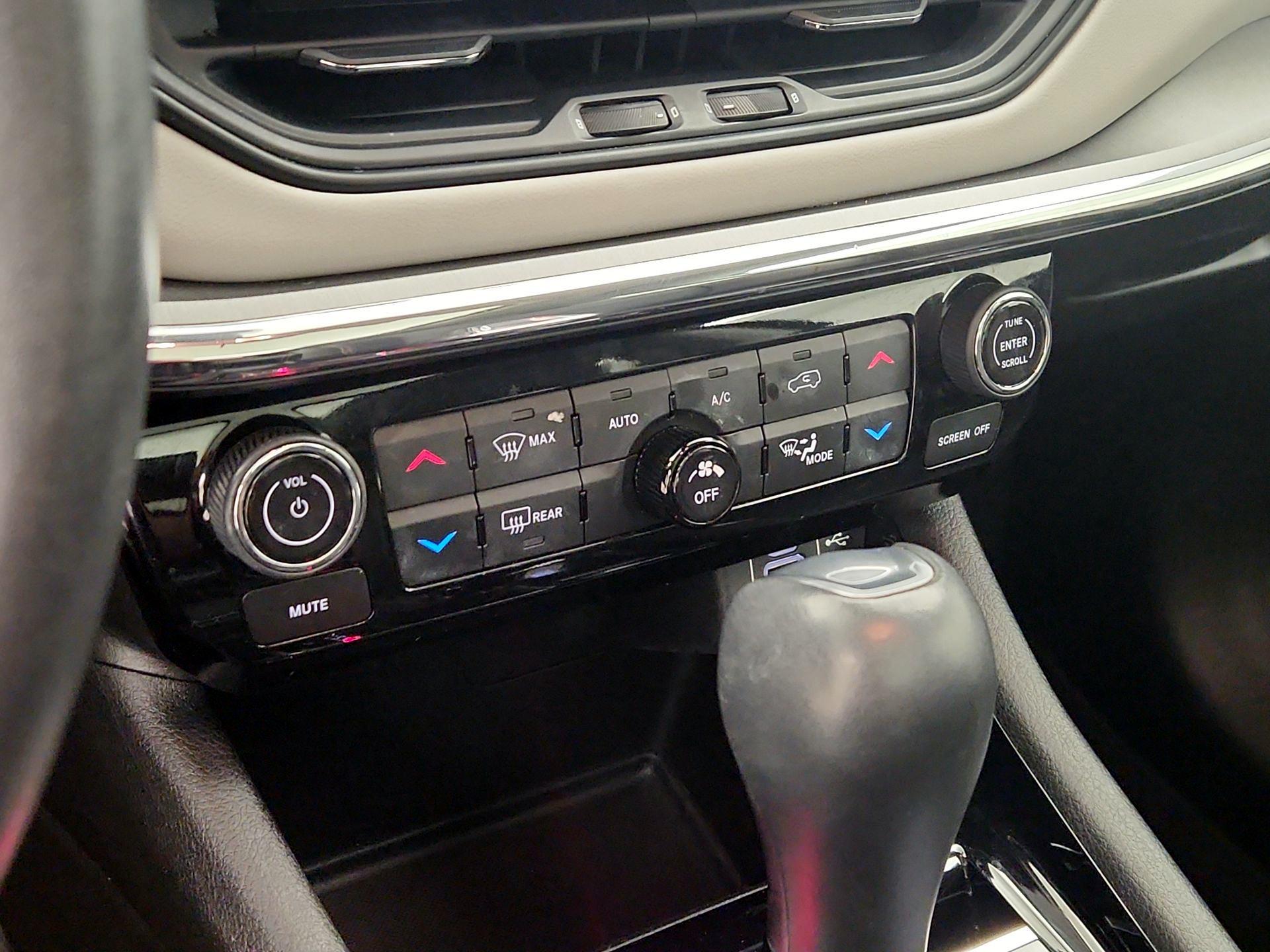 Thumbnail: 2022 Jeep Compass - 16