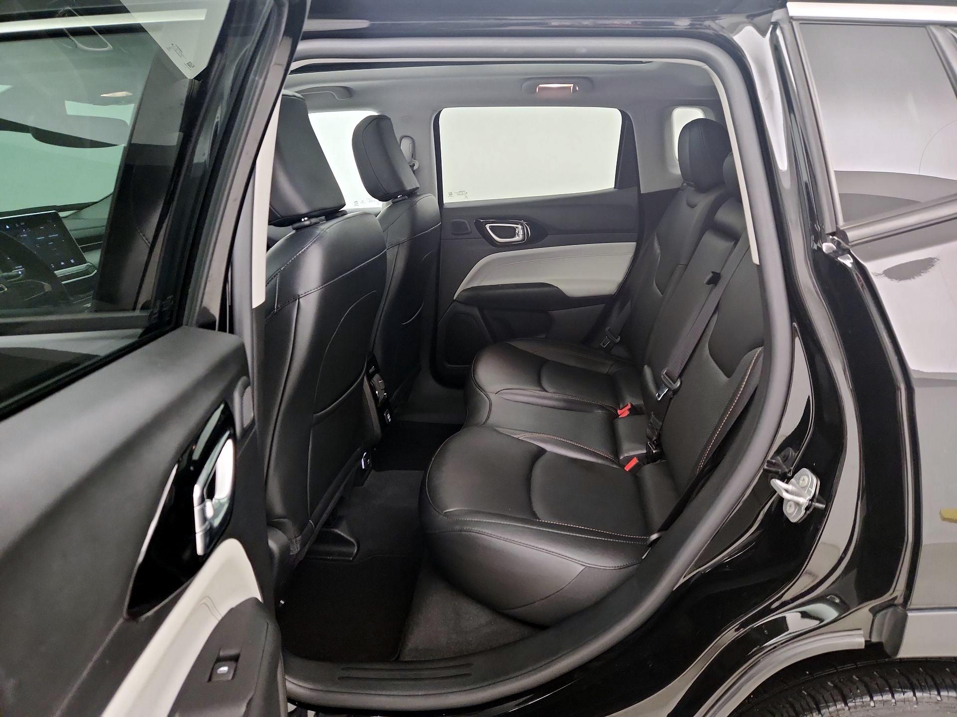 Thumbnail: 2022 Jeep Compass - 20