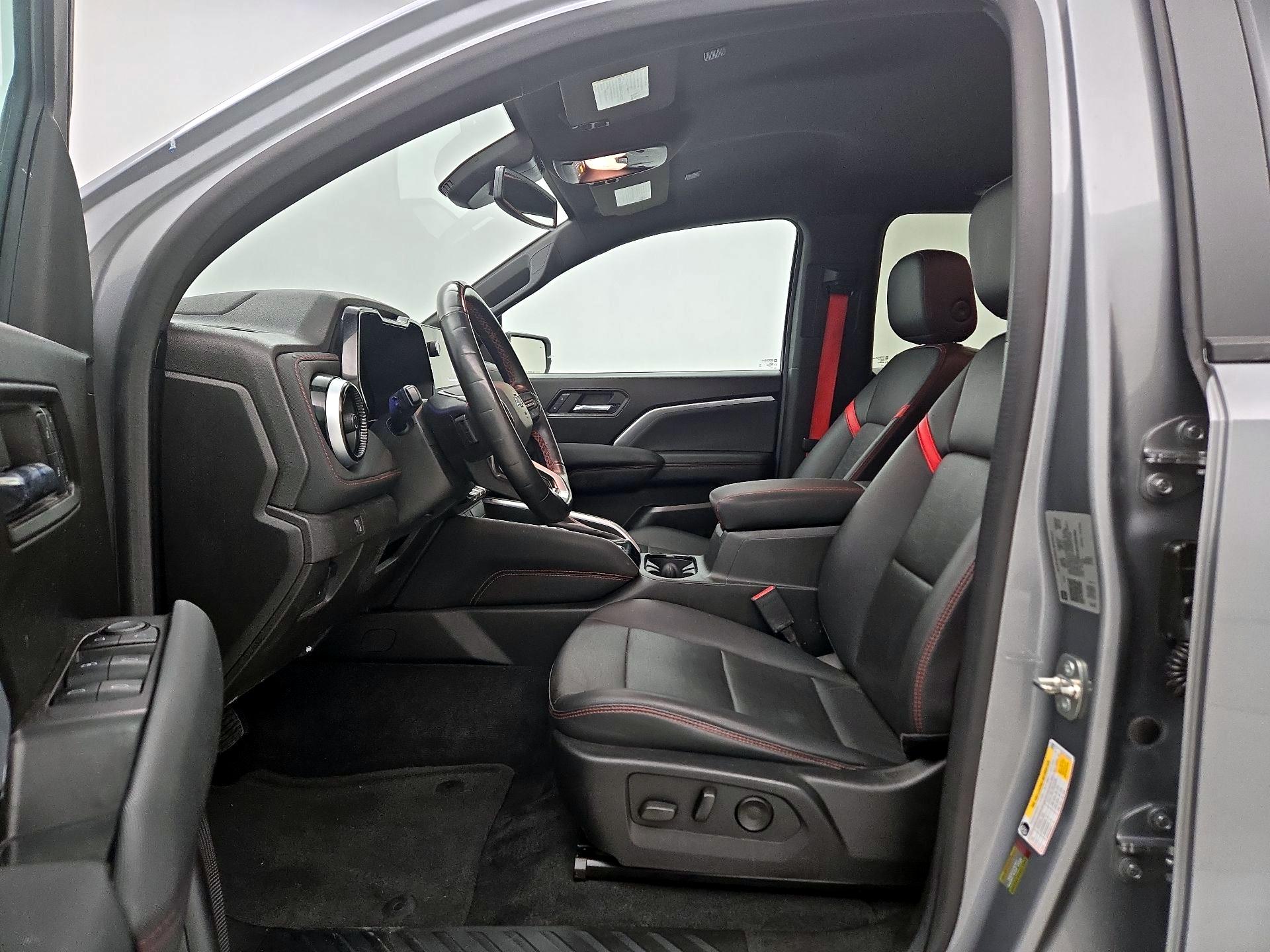 Thumbnail: 2023 Chevrolet Colorado - 11