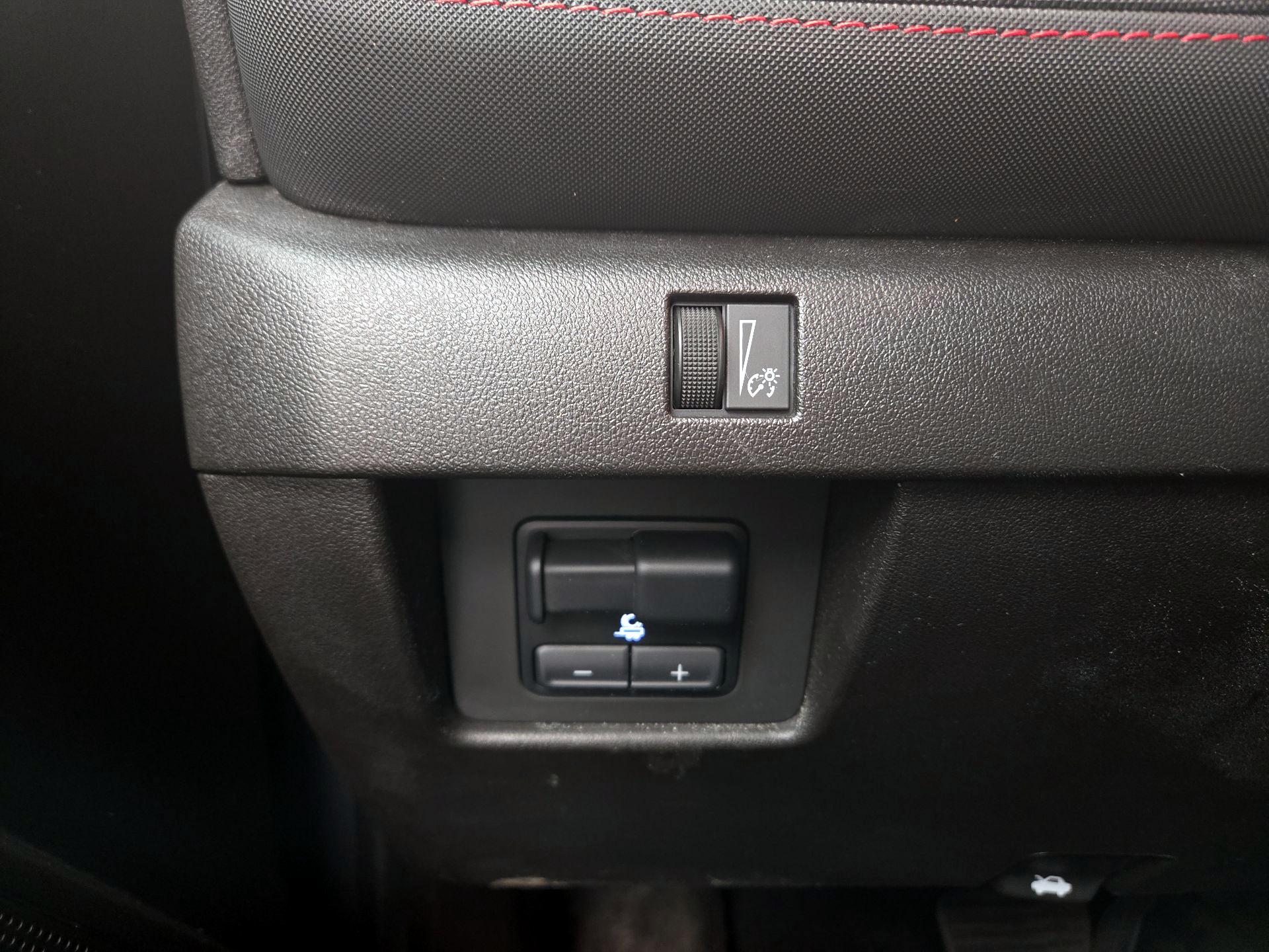 Thumbnail: 2023 Chevrolet Colorado - 13