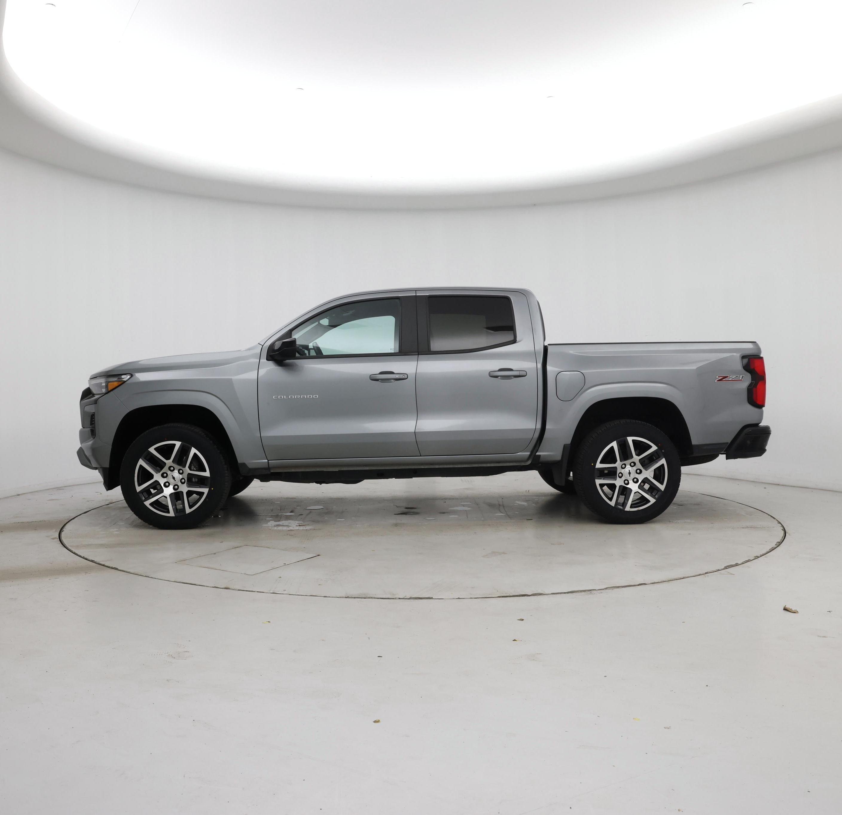 Thumbnail: 2023 Chevrolet Colorado - 3