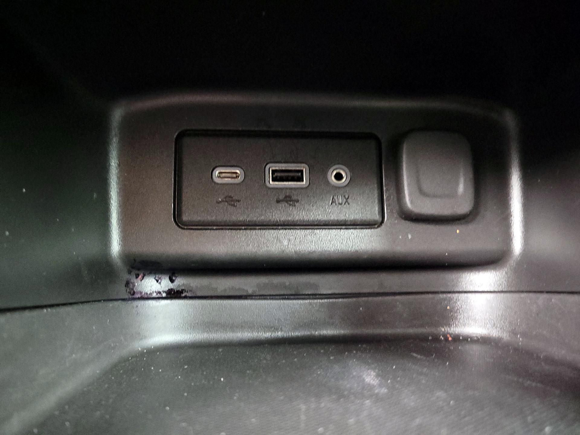 Thumbnail: 2023 Chevrolet Equinox - 18