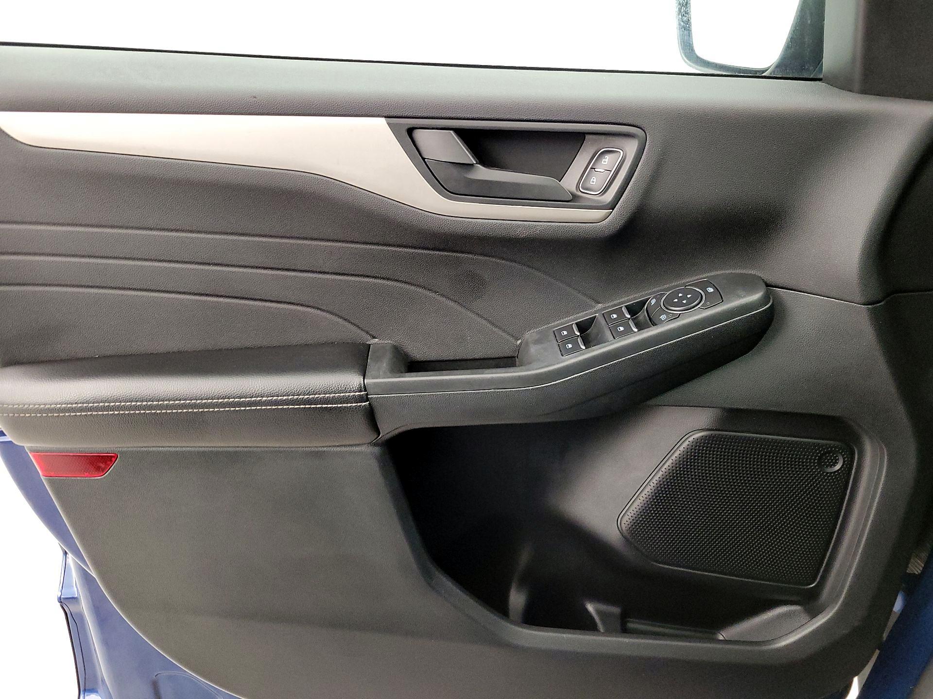 Thumbnail: 2022 Ford Escape - 12