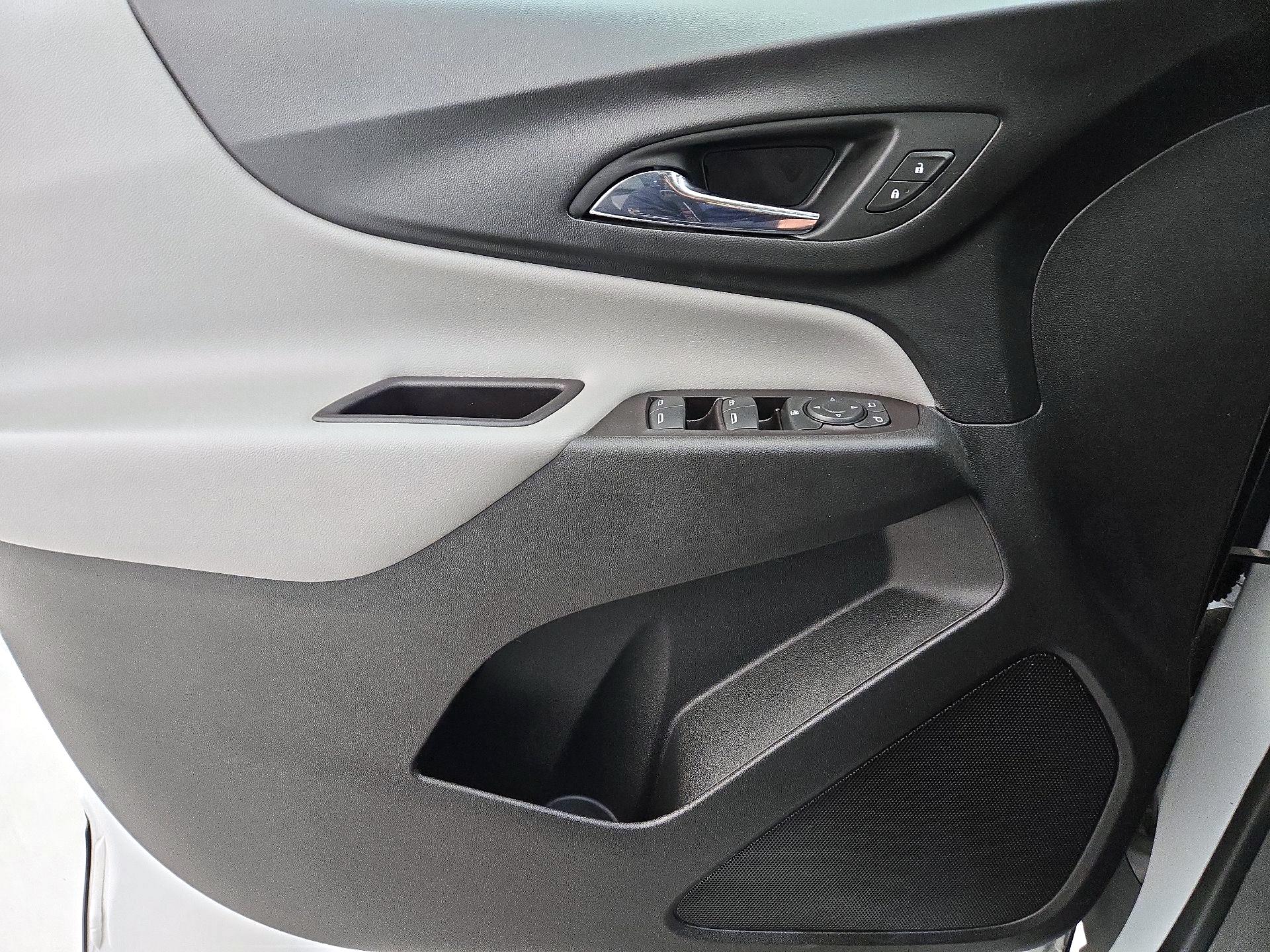 Thumbnail: 2022 Chevrolet Equinox - 12