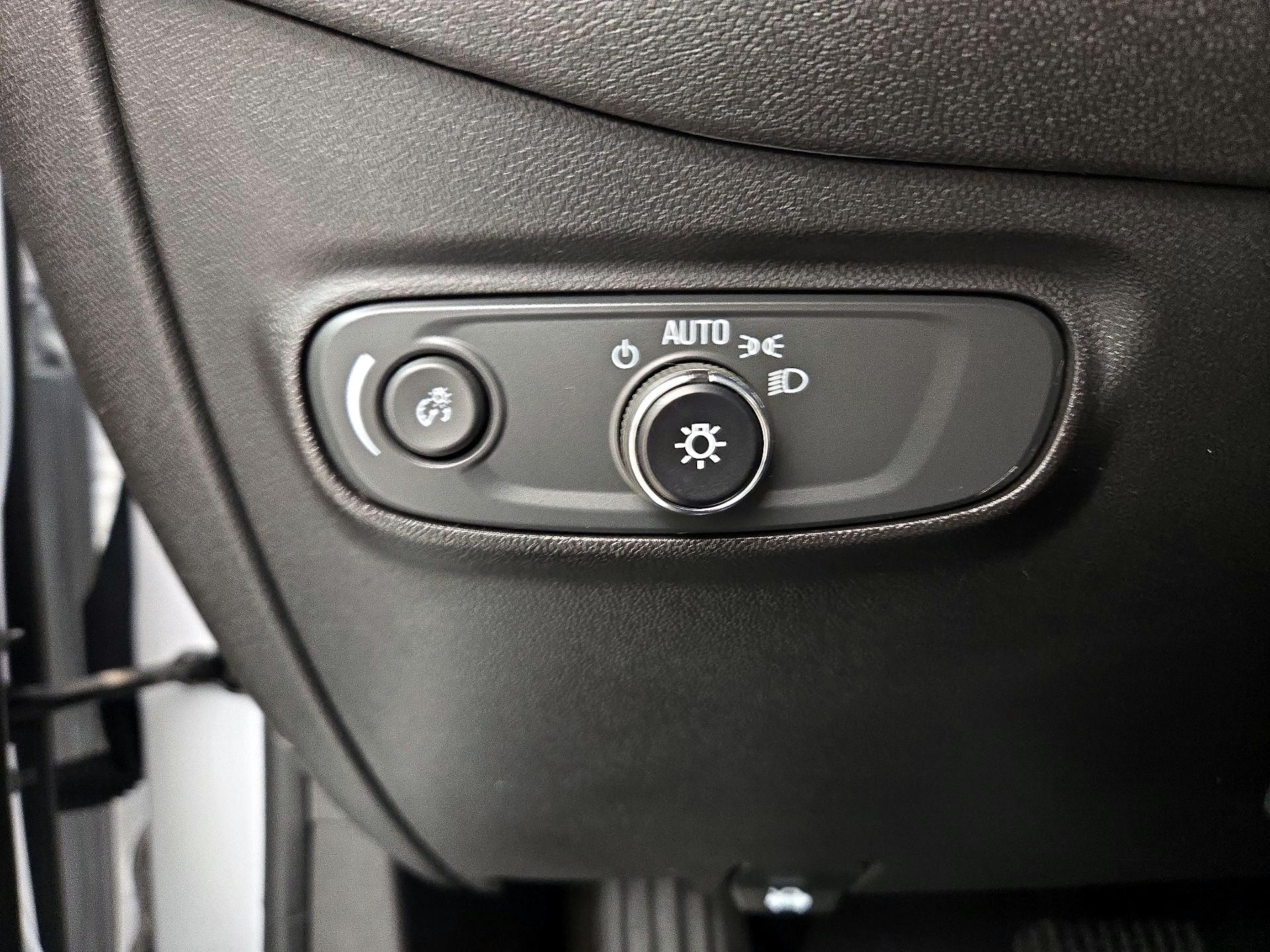 Thumbnail: 2022 Chevrolet Equinox - 13